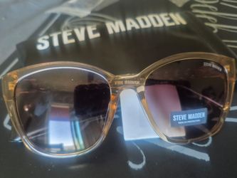 Brand new steve Madden SUNGLASESS ASKING 50