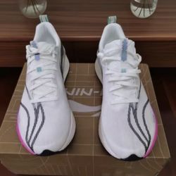 LI-NING Trainer