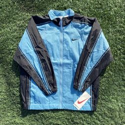 Vintage Nike Windbreaker⚫️🔥 size XL in Kids / Medium in Men for 65$‼️‼️