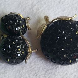  Vintage Austrian Lucite Black Apple Forbidden Fruit Brooch And Earrings