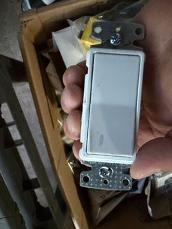 I have around 50 or more switches and a bunch af different style faceplates $1 each for the switch’s and $.50 ea for faceplates. Cash only and if this