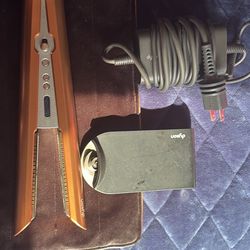 Dyson Chorale Cordless Hair Straightener!! Like New!! 