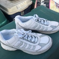 Nice Leather Tennis Shoes Size 9 Only $20 Firm