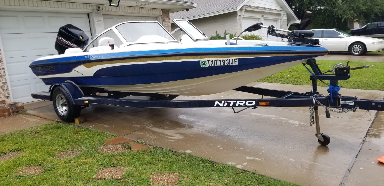 99 Tracker ( Nitro Fish & Ski Bass Boat ) Ski Set Included