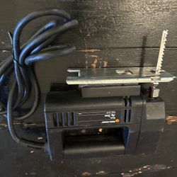 Black And Decker Jig Saw With New Blades $20