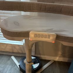 HALO BassiNest Luxe Swivel Sleeper Bassinet – Adjustable Bedside Crib