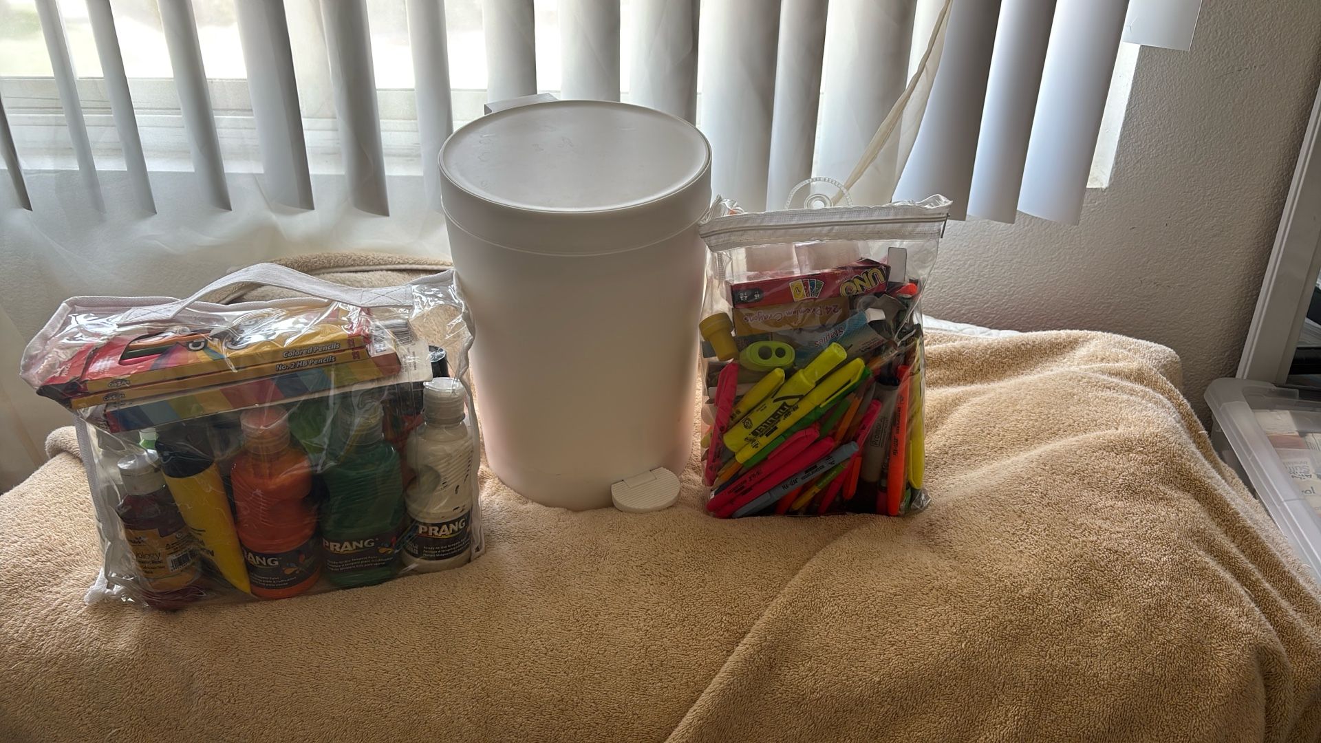 Paint & Art Supplies 🖼️ 🎨
