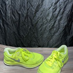 Nike Womens Size 8 Lunarlon Reflective Sneakers  -Dynamic Support