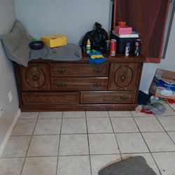 Dresser