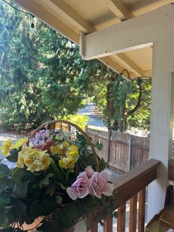 Outdoor fake hanging plant
