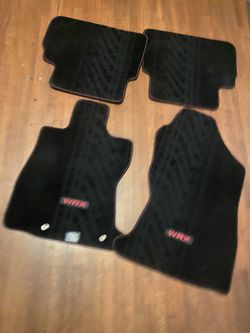Selling 2020-2022 Subaru Floor Mats And Windshield Sun Shade