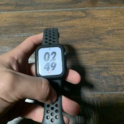 Nike Apple Watch Series 4