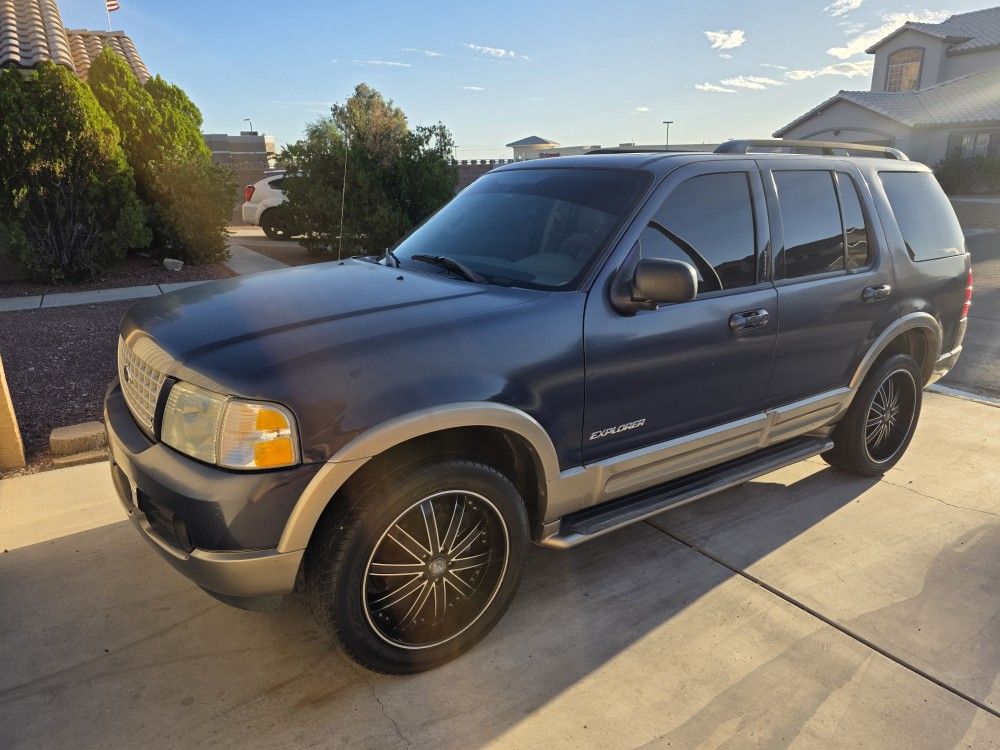 2004 Ford Explorer