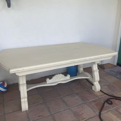Extendable Dining Table.