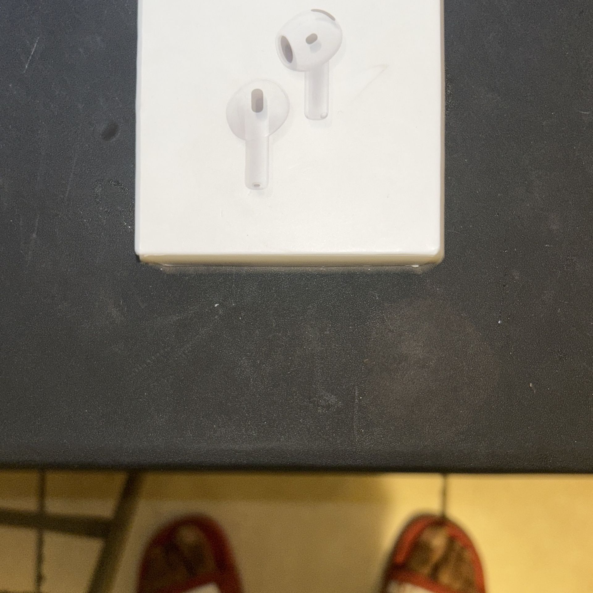 AirPods 4