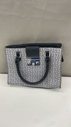Guess purse. Item No 615 (Shopgoodwill)