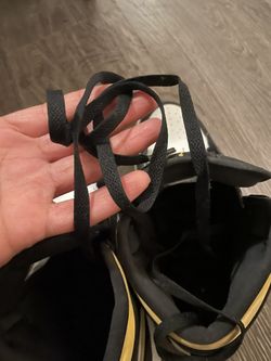 Youth Jordan 1 s Size 6