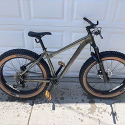 Off-road Mountain bike 