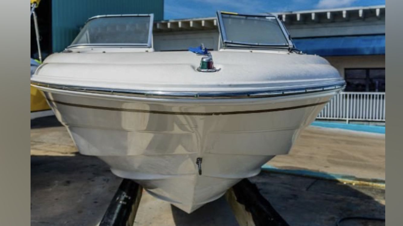 2003 Chaparral 180SS Boat