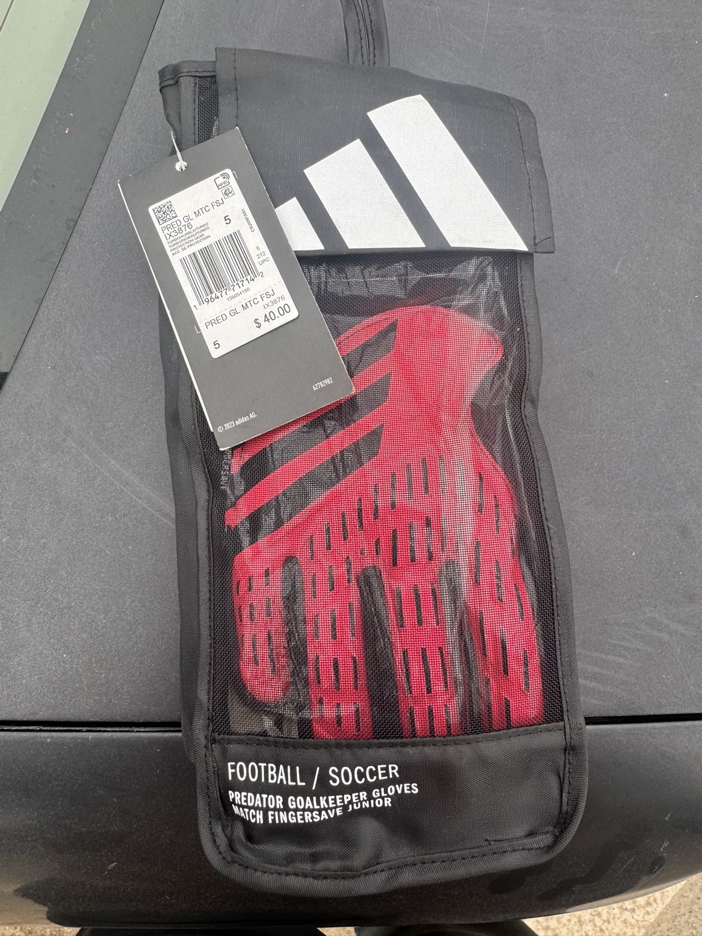 Junior, Predator Goal Keeping Gloves!