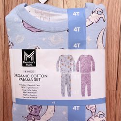 New  Girls 4 Piece Pajamas Sets-size 4T