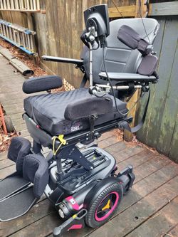 2018 less than 10 miles Permobile m3 corpus specialty electric wheelchair
