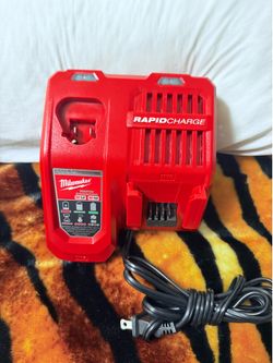 Milwaukee m18/m12 cargador rápido