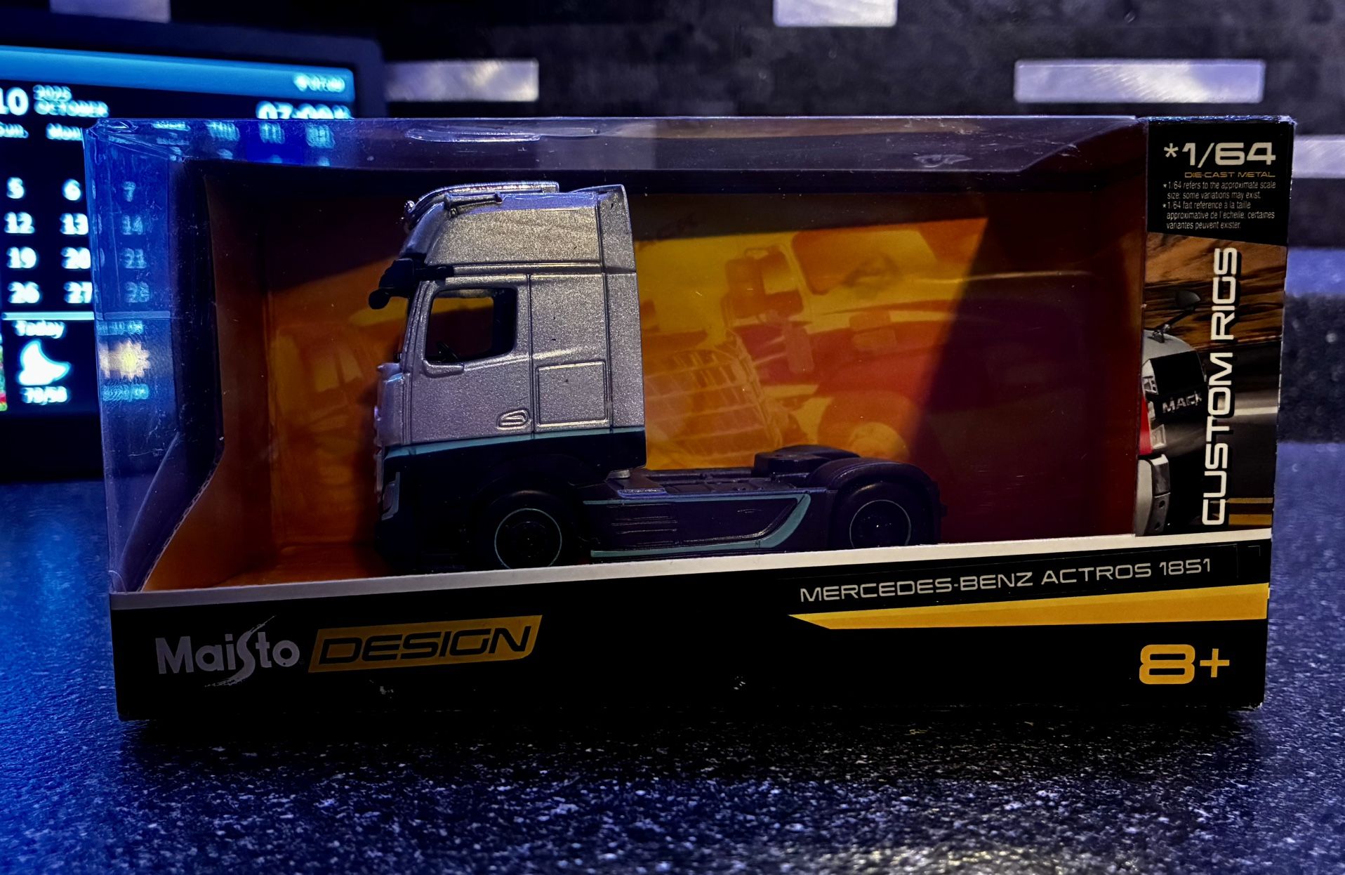 Mercedes-Benz Semi Diecast Heavy Semi Truck 