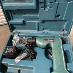 Makita wired Screw Driver 