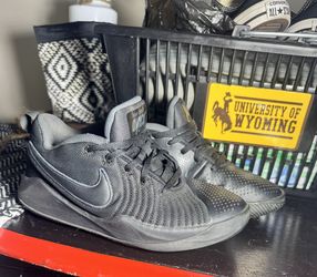 Nike Kid’s Black Athletic Shoes – Size [Y4]