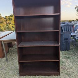 Bookshelf With Adjustable Shelves 