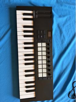 Novation Launchkey Mini 37 MIDI Keyboard Controller