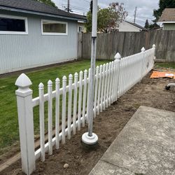 24 ‘  OF  PVC  FENCING