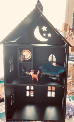 Ashland Gothic/Halloween Doll House