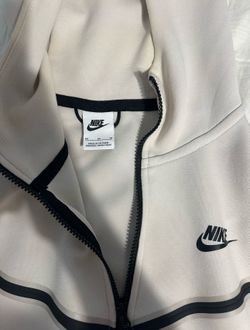 Men’s Nike Tech