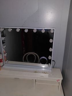 Vanity Mirror  New On Amazon For 160$ Asking 75
