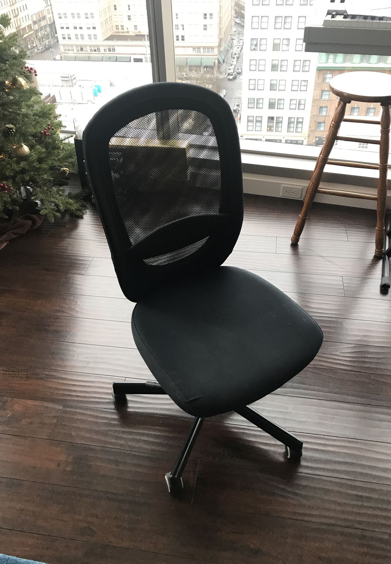 Great adjustable office chair