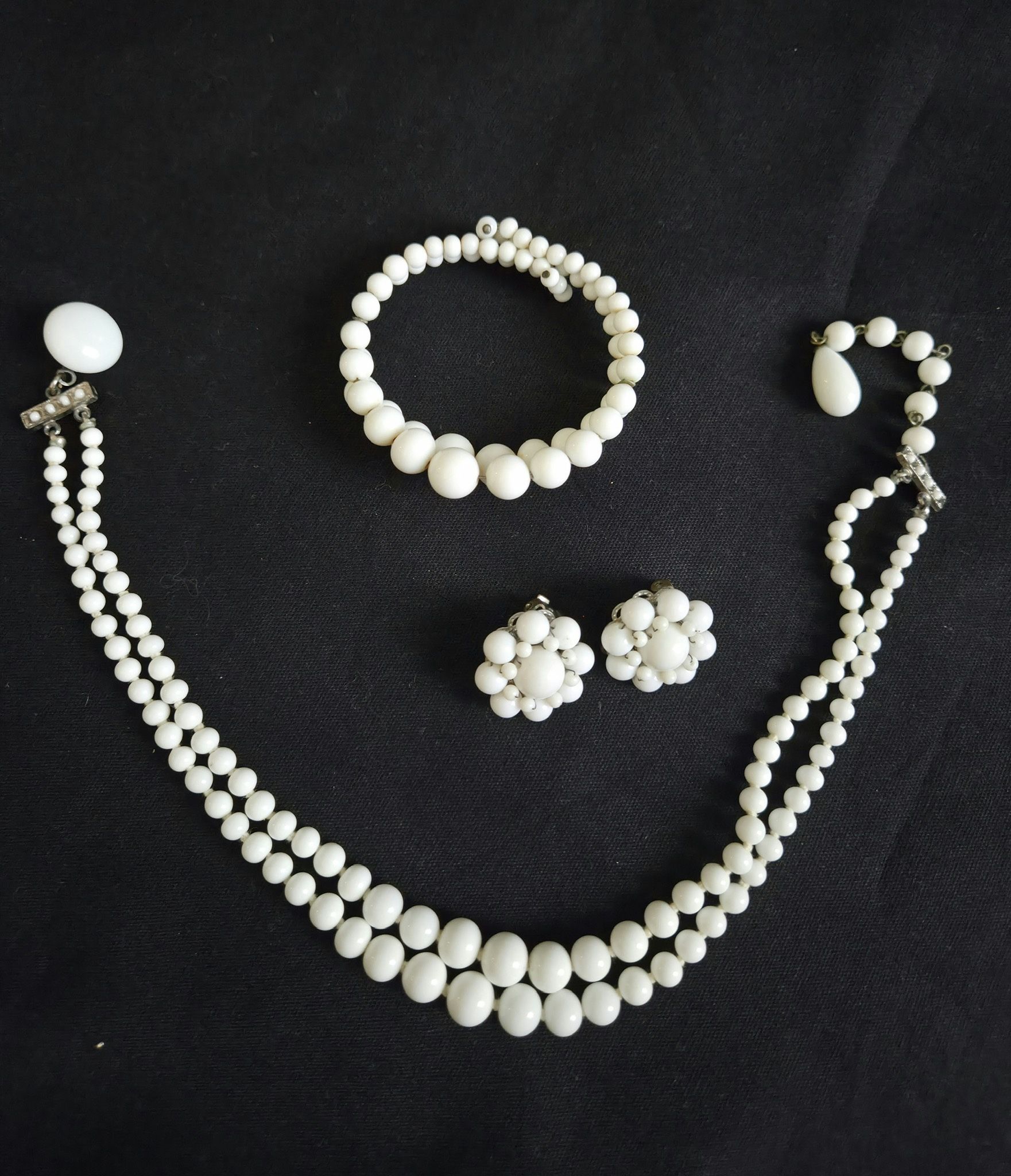 Vtg White Glass Bead Jewelry Set Retro  Double Strand Graduating Beads Japan