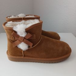 NEW UGG MINI SIZE 8