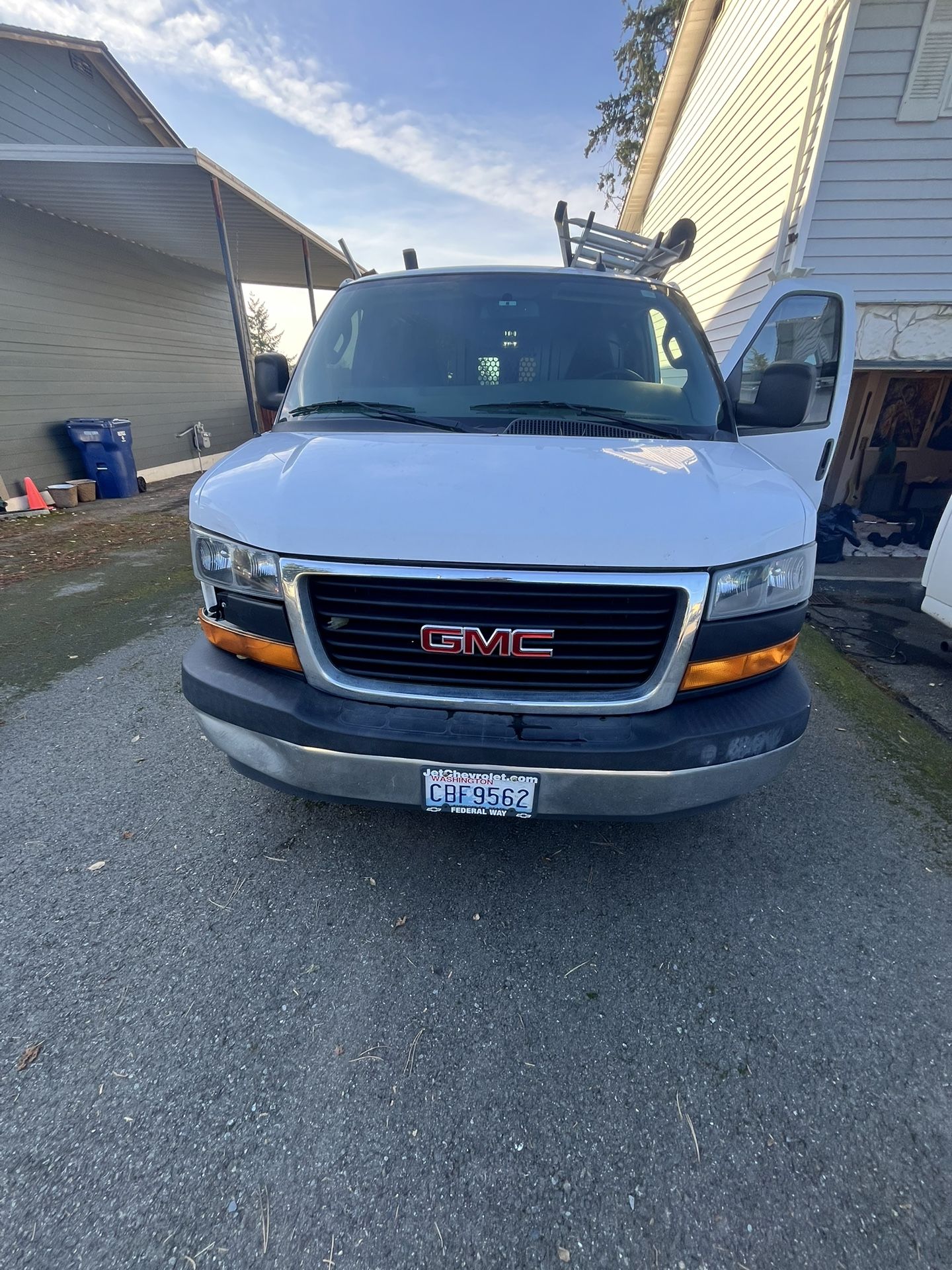 2019 GMC Savana Cargo