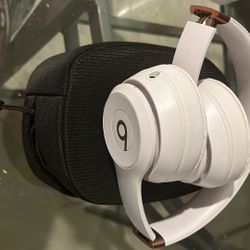Beats Solo 4 
