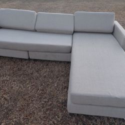 CURB ALERT - FREE COUCH