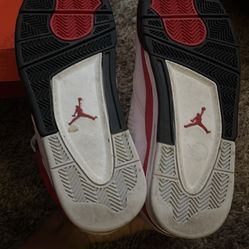 Jordan 4 Retro 