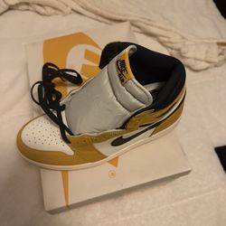 NIKE Air Jordan 1 Retro High OG Yellow Ochre