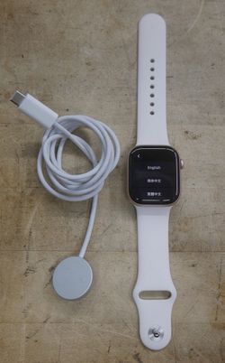 APPLE WATCH ROSE GOLD SERIES 11 42MM ALUMNIUM CASE MEU04LW/A WITH CHARGER FACTORY RESET WAS DONE F(contact info removed)8