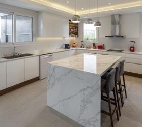 Custom Kitchen Cabinets
