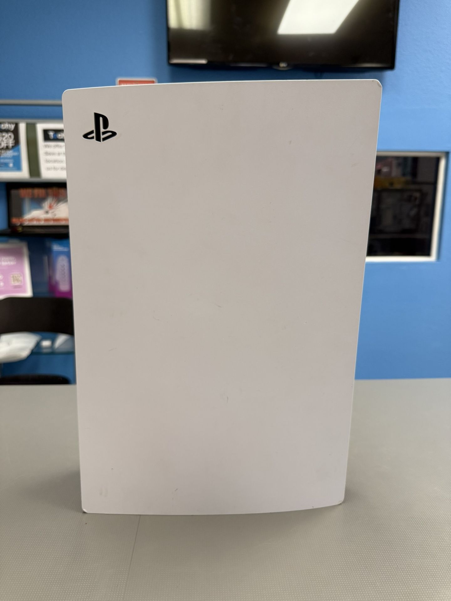 PlayStation 5 Digital Edition – Excellent Condition + 2 Controllers + New Cord