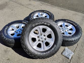 Toyota Tacoma and 4RUNNER LT265/70/17" cooper