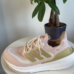 Adidas UltraBoost Light 'Wonder Quartz Gold Metallic' IE1757 | Men 11