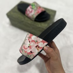 GG 🌸 Floral Slides 